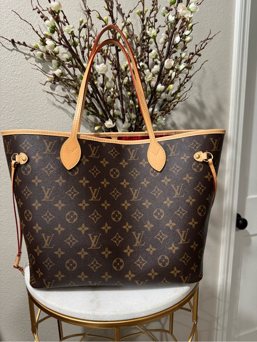 Louis Vuitton MM Neverfull Monogram Canvas Tote with Natural Vachetta Trim